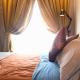 The Brass Burrow, Bel Air Soho Suites, Manila - Foto 3