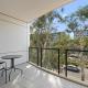 Stylish 1-Bed Apartment with Balcony & Pool Access, Turner (Foto 8)