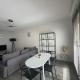City & cosy, LYON CHARCOT- WIFI - LAVE LINGE - BALCON - PARKING - Photo 4