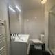 City & cosy, LYON CHARCOT- WIFI - LAVE LINGE - BALCON - PARKING - Photo 7