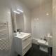 City & cosy, LYON CHARCOT- WIFI - LAVE LINGE - BALCON - PARKING - Photo 9
