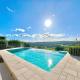 La Dolce Vita, vue et piscine à débordement, Callian