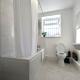 Modern Apartment Near Manchester City Centre, Manchester - Photo 7