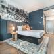Stylish & Modern Stay Next to Capricorn Studios