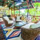 Hilltop Jungle Bungalow, バスティメントス - 写真 1