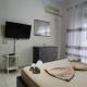 Double room with shared bathroom, Тирана - Фото 10