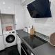 Cool, Modern and Snug 3BR Apartment Peachy Stays, Малага - Фото 5