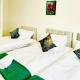 Modern 3 Bedroom Flat Near University & Hulme Park, Manchester - Photo 8