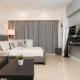Charming Greenbelt Condo with Balcony & Pool Access, Manila - Fotografie 10