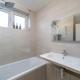Stylish 3 Bed Home with Gardens Fast Transport Links, Londýn - Fotografie 5