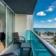 Ocean Views with Great Location - Sleeps 6, Hollywood (zdjęcie 2)