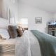 Chic Townhome Tranquility - An Irvie Home, Alameda (photo 6)
