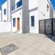 Sea-Facing 4BR Villa with Two Assistant Room, Heated Pool and Barbecue Space, Al Dana Island, Fujairah by Deluxe Holiday Homes, Fujaïrah (photo 9)