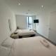 Modern 2 Bed Old Trafford Stadium, Manchester - Photo 8