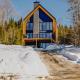 Delarose Cottage, Ski, Spa, pool table & starry night