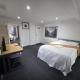 Spacious 3-Bedroom Apartment Near Stratford, 1 Minute From Train Station, London - Photo 1