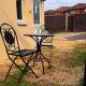 Heathrow Airport 10 mins drive l FREE SECURE PARKING l Tiny House with Courtyard, New Bedfont - Fotografie 6