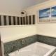 Luxe 220, Unit 4 - Penthouse with Spa Bath & Soaking Tub Wilmington - Foto 3