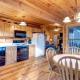 Dancing Bear - Cherry Log GA - Dog Friendly Cabin - Mountain Views, Hot Tub, Wood-Burning Fireplace - 15 Minutes to Downtown Blu Blue Ridge - Fotografie 3