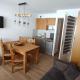 Appartement cosy rénové, sur les pistes, balcon, parking - FR-1-445-159