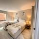 City Centre 2BR Apt - Balcony - Free Parking