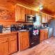 Charming Cabin, Seasonal Decor & Pool, 3min to Pkwy, Grill, GameRoom, Wifi & Workstation, Sleeps 14, Pigeon Forge - Fotografie 8
