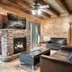 Mountain 7BR Cabin - Pet-friendly, Hot Tub, Pool, and Views, Sevierville (foto 2)