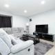 Modern 2BR - Unit 1 - Yard, Laundry, Smart TV
