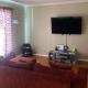 Theater, heated pool and hot tub near HPU and Furniture Market, Jamestown (fotografie 10)