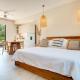 The Bungalows #7 - Boutique Hotel in Flamingo Beach - Ground Level Studio, Playa Flamingo (photo 2)
