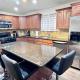 Private Room in Spacious 4 BR Home for Professionals & Teams, Port Arthur - Photo 1