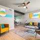 Stylish & Comfy Downtown Gem Irving Parking, Ирвинг