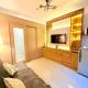 Modern Double-Sized Bed with Netflix & Pool View, Манила - Фото 5