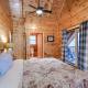 Large Cabin Rental with Games Room and Hot Tub in Logan, Ohio - Fotografie 8