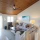 Stunning lakefront condo on Siesta Key with private beach access - Zdjęcie 10