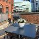 Central Leeds townhouse with private roof garden Sleeps 4, Leeds