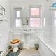 Charming Stay Near Old Trafford, Manchester - Photo 4