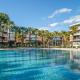 Seaside 3BDR Flat in Salgados with Pool by LovelyStay
