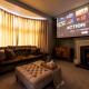 Luxury 5-Bed Home w Cinema Games Room Garden Pass the Keys, Londýn - Fotografie 3