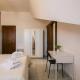 Royal Penthouse - Three-Bedroom Suite - Fiumicino Airport, Fiumicino (zdjęcie 10)