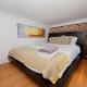 Charming 3-Bedroom Apartment in Midtown West, New York - Photo 4