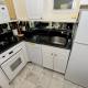 Charming 3-Bedroom Apartment in Midtown West, New York - Photo 7
