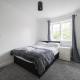 3 Bed House - Sleeps 6 - Parking - Wifi Maidstone - Foto 5