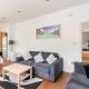 Spacious 2 BED 2 BATH Apartment with FREE PARKING for 2 cars and underground station Zone 2 for quick access to Central London up to 10 guests, Londýn - Fotografie 2