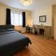 Cosy Double Room in Harrow & Wealdstone - Desk,Fast Free Wi-Fi,Near Station - 15 mins by train to Wembley Central & Euston Harrow Weald - Photo 1