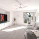Luxury Mooloolaba Retreat with Spa & Pool, Mooloolaba (zdjęcie 7)