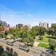 Central 1-Bed Apartment with Secure Parking, Melbourne (foto 6)