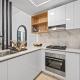 1BED in JVC by StayInHomes - 20 mins Business Bay - Parking - Pool -, Dubaï - Photo 5