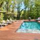 Villa with pool, petanque, large green space, Roquefort Les Pins