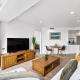 Modern 1BR w Pool Gym Steps to Beach by Zodiak Stays, Auckland - Fotografie 9